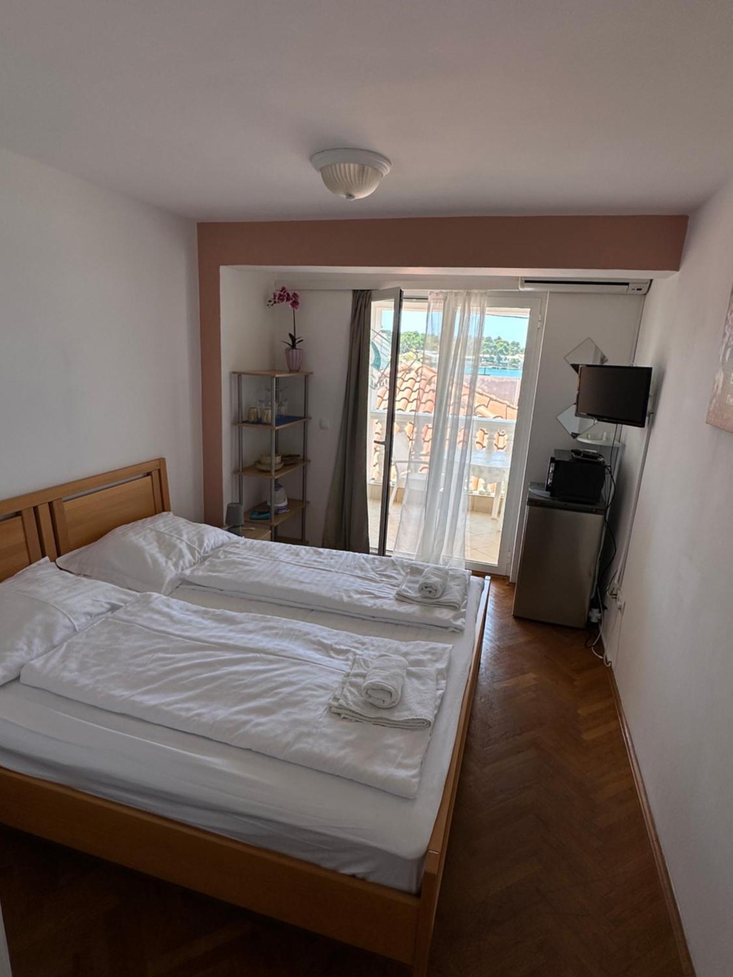 Apartment And Rooms Sidro بيتريتْشاني المظهر الخارجي الصورة